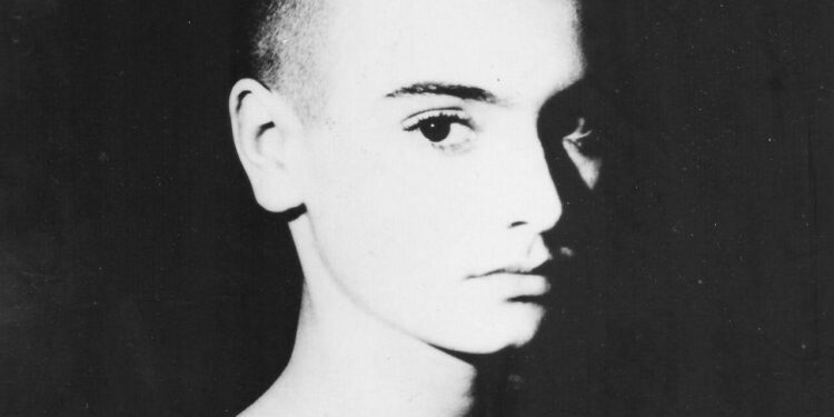 Sinéad O'Connor na začiatku kariéry (Foto: Wikimedia)