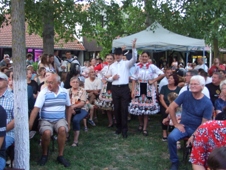 Spolkári a obecenstvo