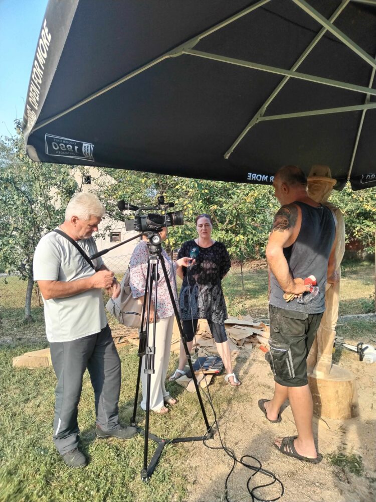 Prácu umelcov sledovala aj Slovenská redakcia RTVV