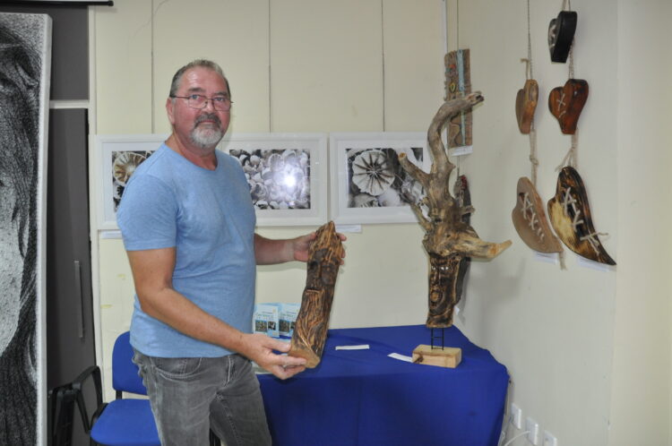 Nový v umeleckej rodine: Ján Krajčík a jeho práce z dreva