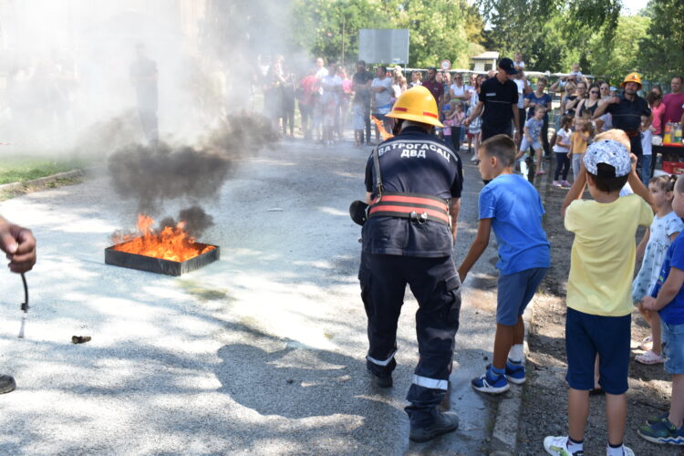 Hasenie ohňa protipožiarnym aparátom