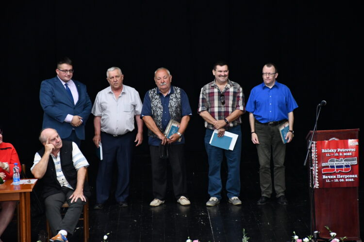 Odmenení za dlhodobú činnosť (foto: J. Čiep)