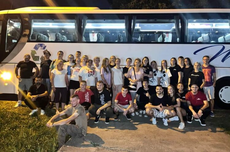 Pred odchodom na zájazd do zahraničia (foto: z archívu KUS Zvolen)