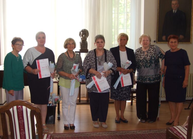 Prítomné autorky s organizátorkami literárneho podujatia