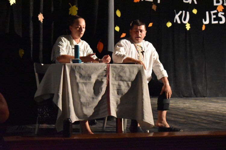 Domáci divadelníci rozosmiali obecenstvo