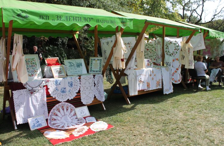 Na početných stánkoch bola predstavená činnosť spolkov žien z mnohých prostredí