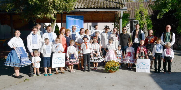 Účastníci 8. edície festivalu Tvorí celá rodina