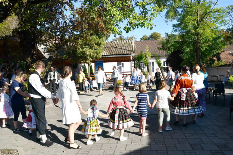 Spoločne v jednom kole od najmenších po najstarších