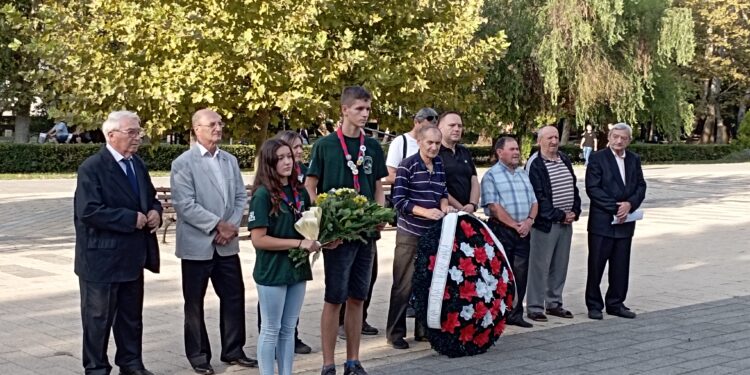 Predstavitelia Miestneho spoločenstva, Zväzu bojovníkov a Skautského oddielu Jánošík