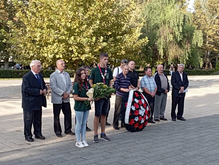 Predstavitelia Miestneho spoločenstva, Zväzu bojovníkov a Skautského oddielu Jánošík