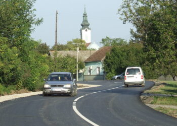 Zrekonštruovaná cesta na vchode do Lalite