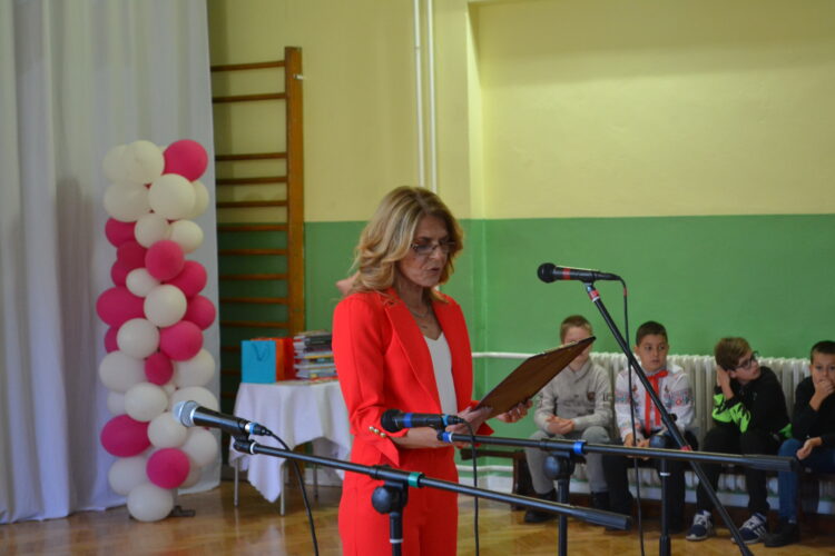 Riaditeľka školy Ankica Benková počas príhovoru