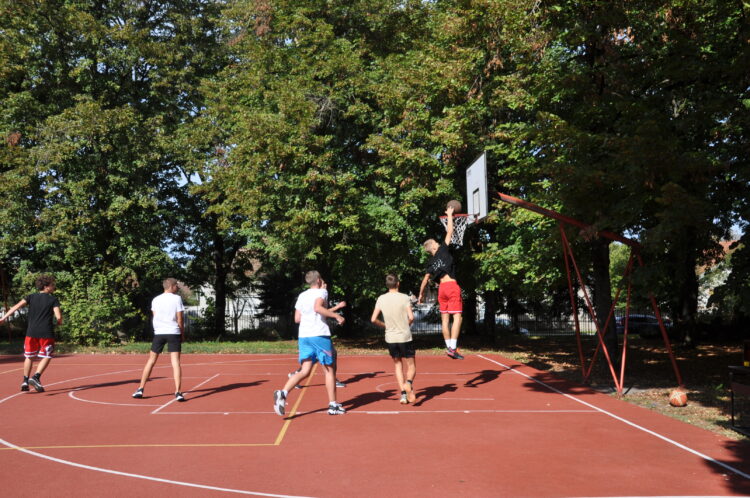 Súboj pod obručami