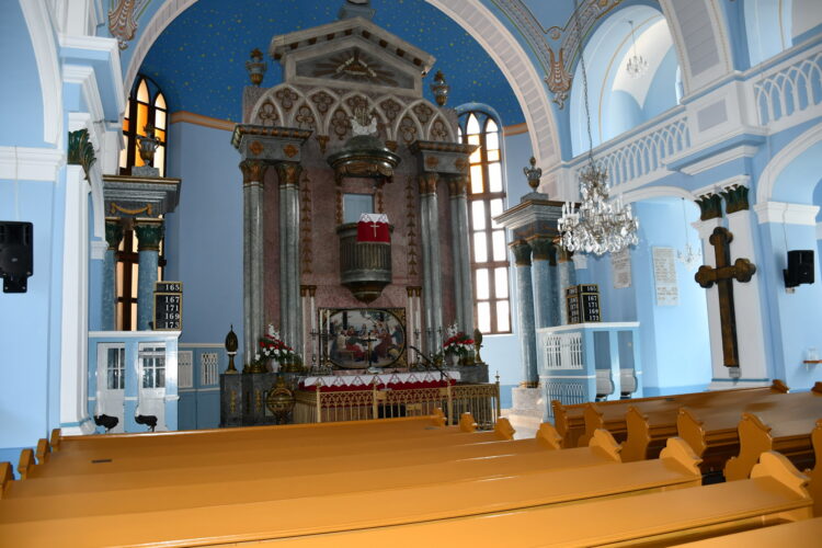 Pohľad na vnútro upraveného kostola