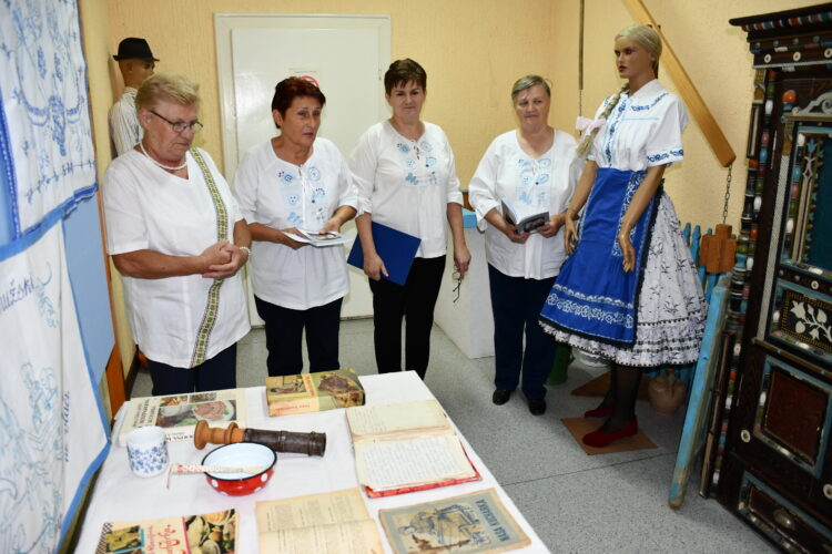 Z prezentácie knihy a otvorenia výstavy