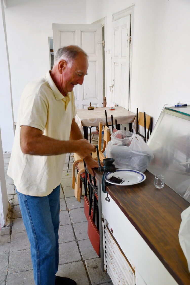 Potrebná je posýpka: mletie maku