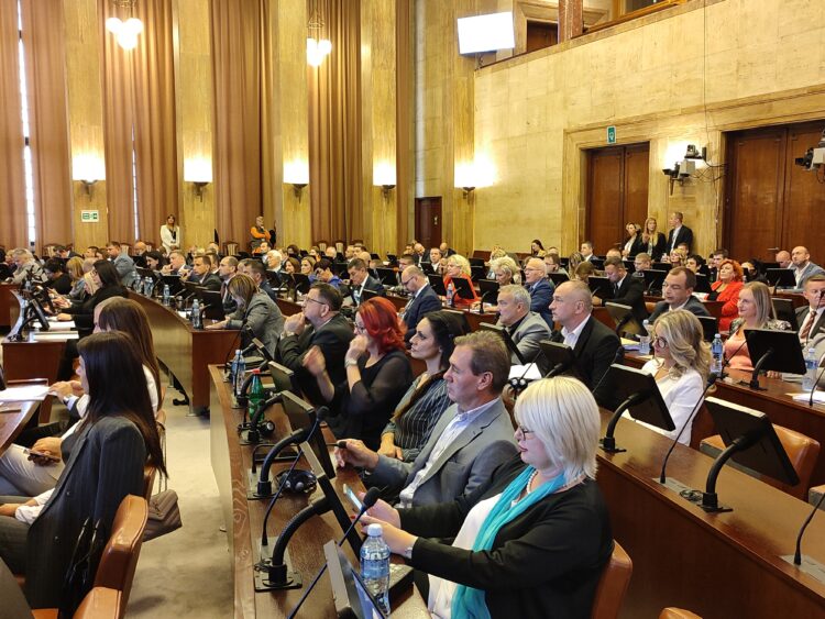 Schválili nové rozhodnutie o voľbe poslancov