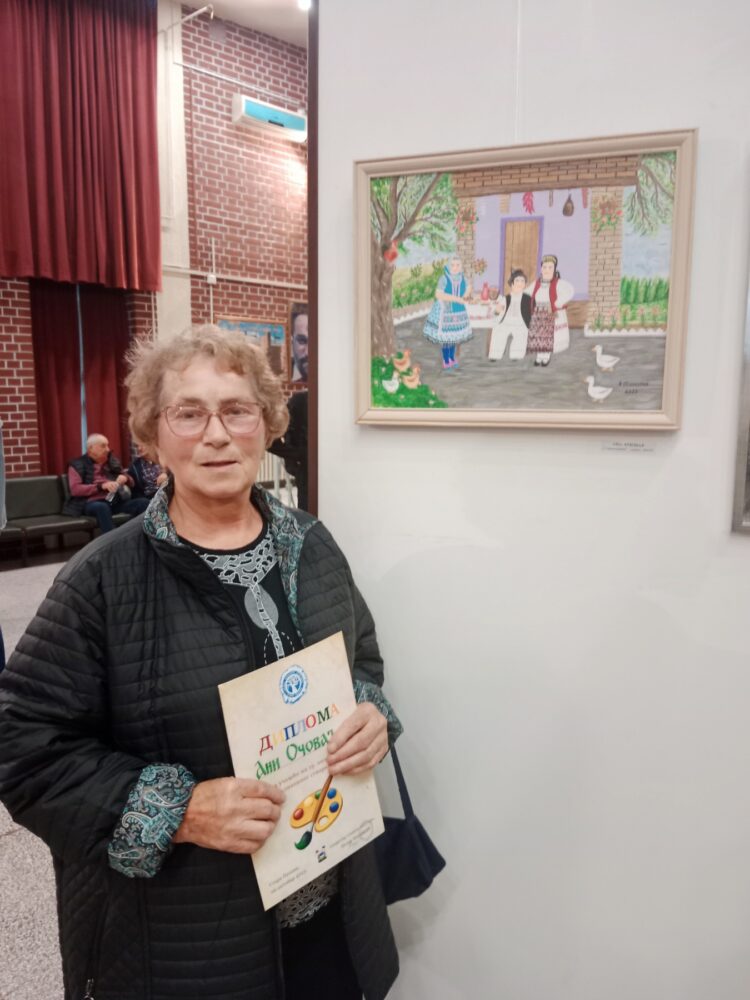 Na oblastnú prehliadku postúpila aj Anna Očovajová so svojou prácou Vo vinohradníckej chatke