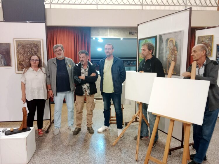 Odmenení výtvarní dejatelia so selektorom a predstaviteľmi zväzu ochotníkov