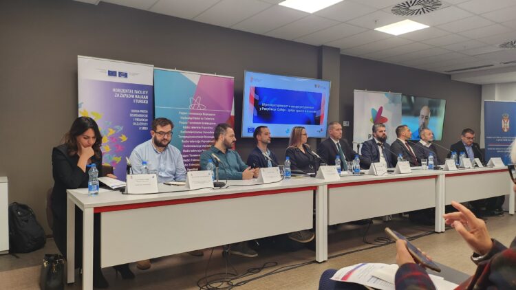Záber zo spoločenského dialógu