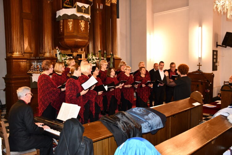 Hostia z Petrovca – zbor Musica viva