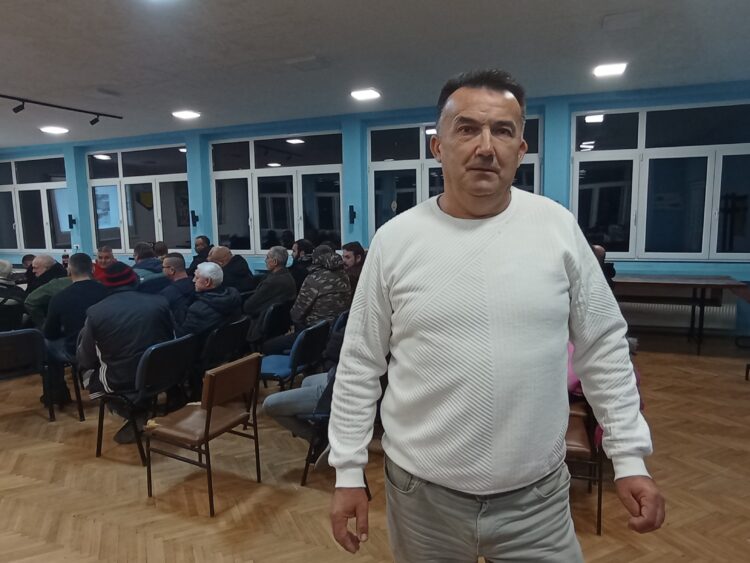 Zoran Petrović, skúsený včelár z Lajkovca