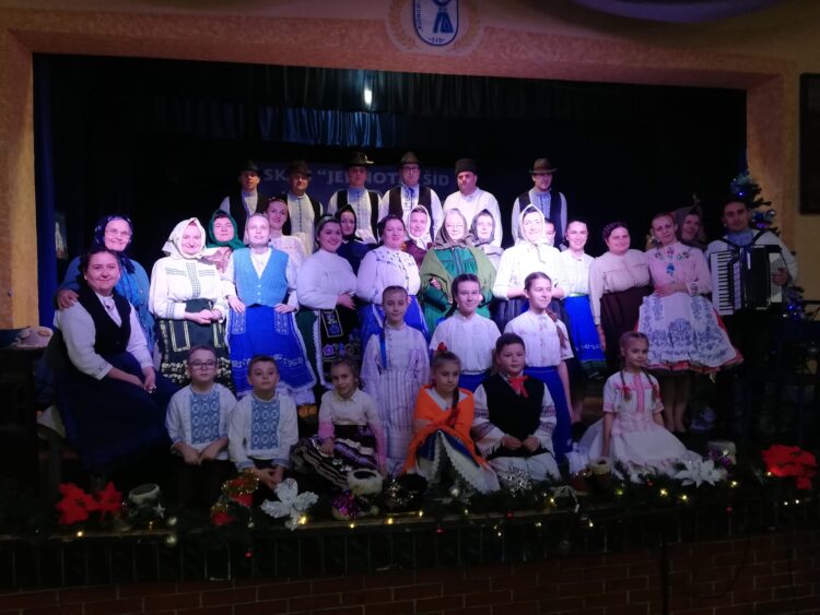 Na pamiatku – spolu Erdevíčania a Šíďania (foto: z archívu SKUS Jednota v Šíde)