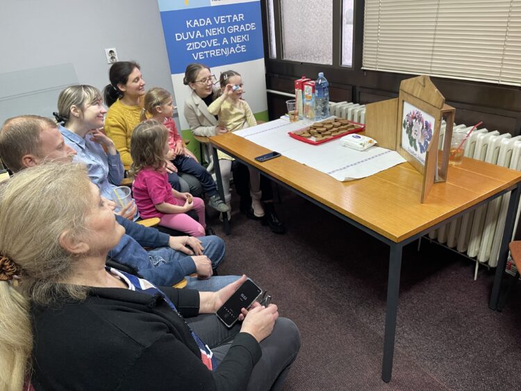 Papierové divadlo si pozreli deti z Bajše a okolia