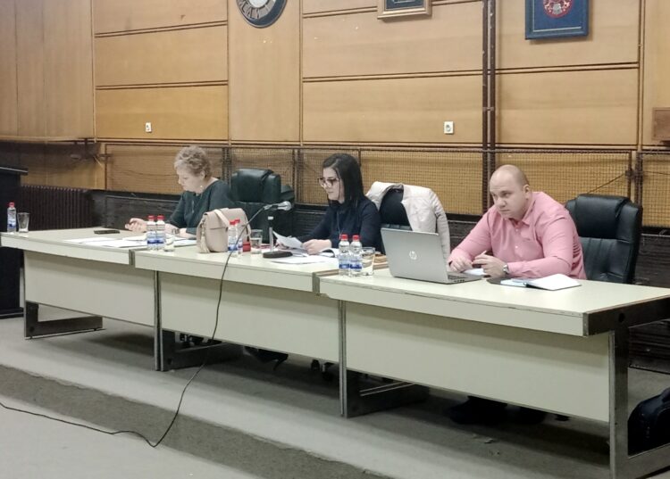 Zasadnutie viedla Nataša Erorová, predsedníčka ZO Stará Pazova (v strede)