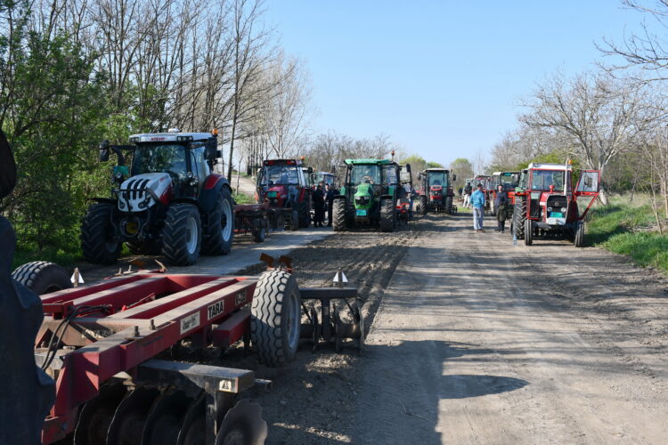 So silnými stojmi sa práca ľahko zdolá