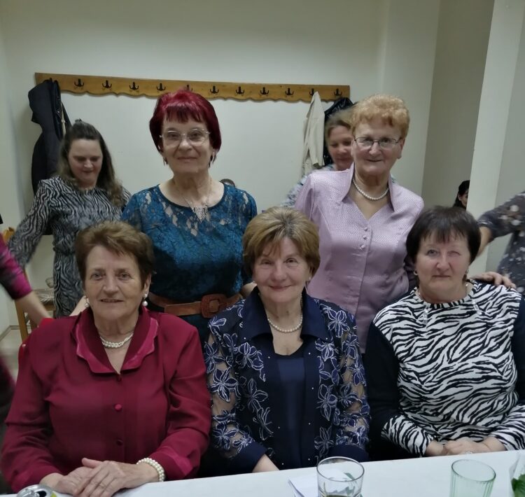 Členky Aktívu žien v Silbaši nedávno na ženskom sústredení v Lugu (foto: z archívu Aktívu silbašských žien)