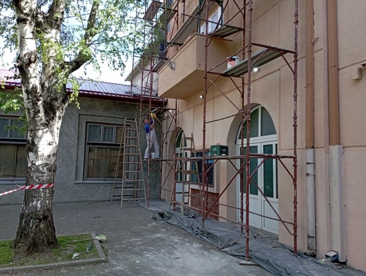 Aprílové práce na fasáde