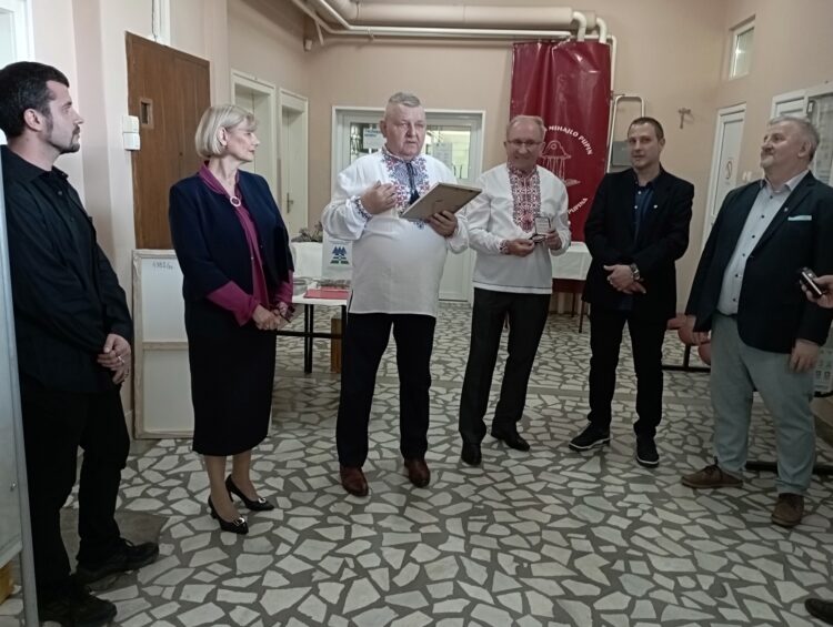 Z otvorenia výstavy o Alexandrovi Dubčekovi v kovačickom gymnáziu