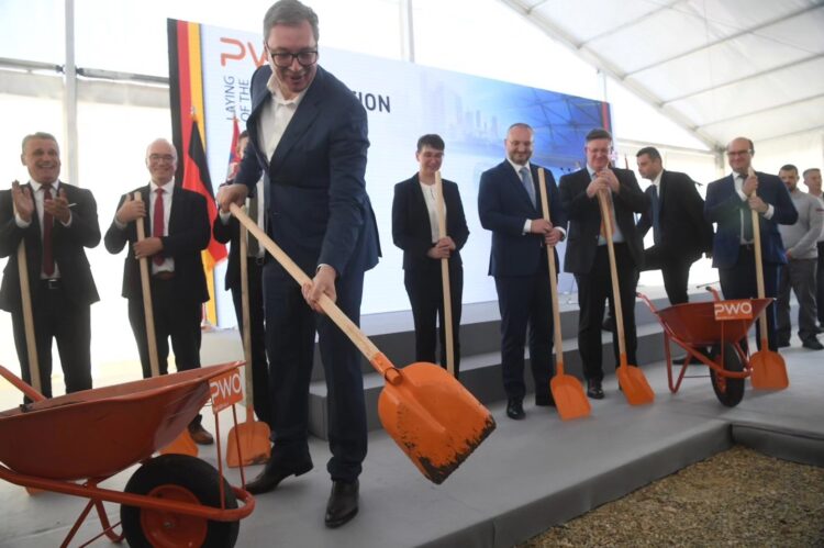 Foto: instagram.com/buducnostsrbijeav