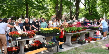 Festival kvetín v Hložanoch