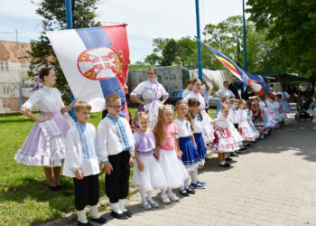 Ceremoniál vztýčenia vlajok