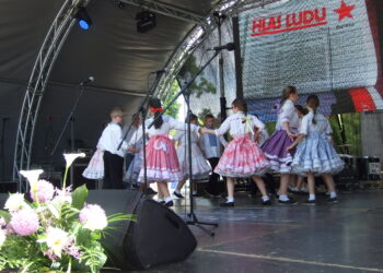 Folklórna skupina petrovskej základnej školy