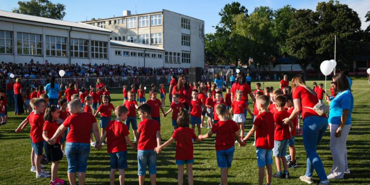 Radosť zo spoločnej tancovačky (foto: z archívu Obce Šíd)