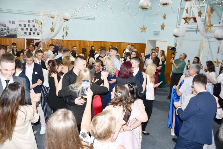 Valčík s rodičmi na záver