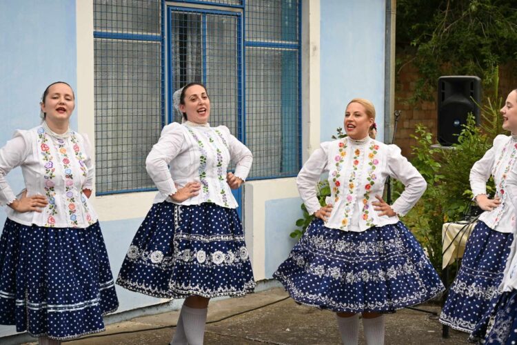Ženská spevácka skupina z Jánošíka