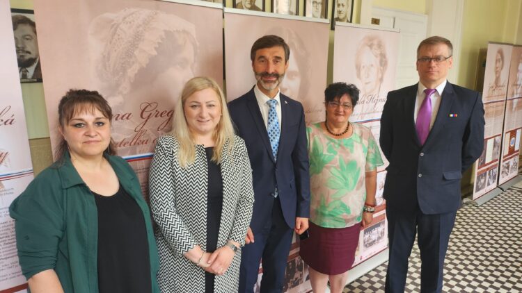 Predstaviteľky zo Srbska s ministrom Jurajom Blanárom a predsedom MS Mariánom Gešperom