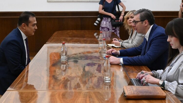 Prezident Aleksandar Vučić s veľvyslancom Egyptu Basselom Salahom