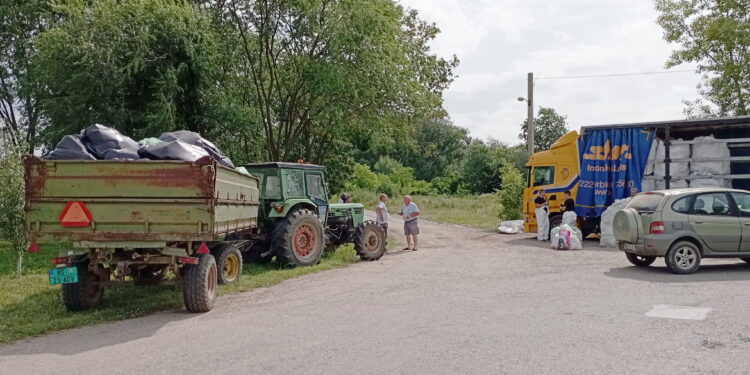 Aj za plnú vlečku z poľnohospodárskeho družstva