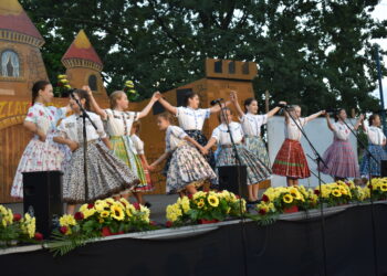 Kovačická Vločka na minuloročnom Detskom folklórnom festivale Zlatá brána v Kysáči