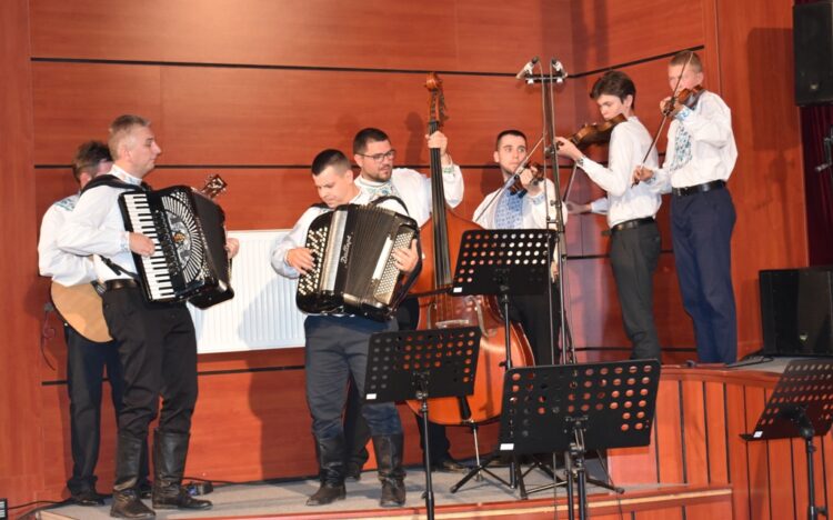 Prvá cena ľudovému orchestru SKUS hrdinu Janka Čmelíka zo Starej Pazovy