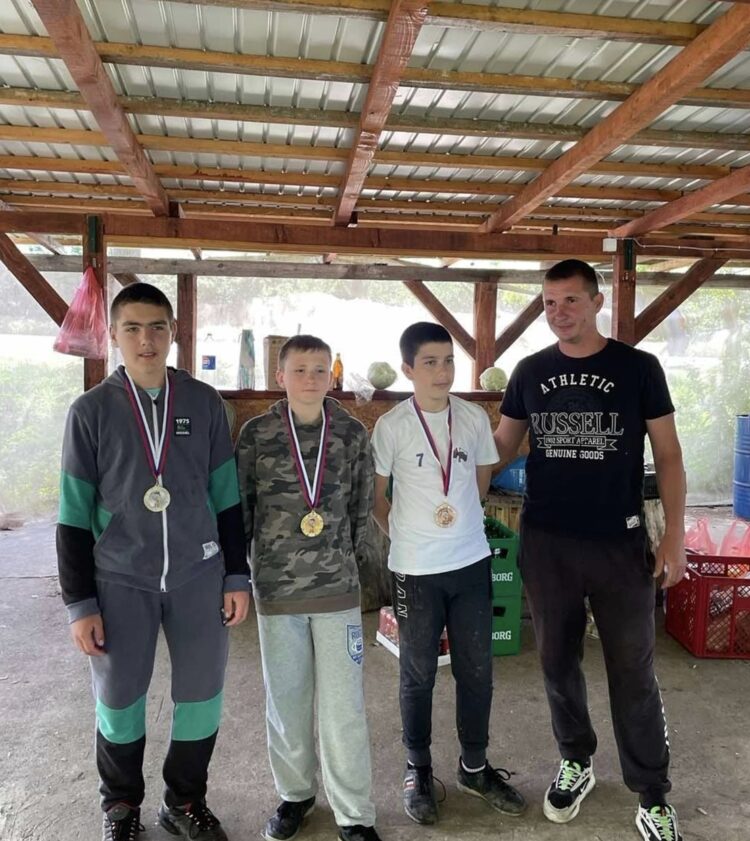 Odmenení mladí Jánošíčania a Daniel Bruk