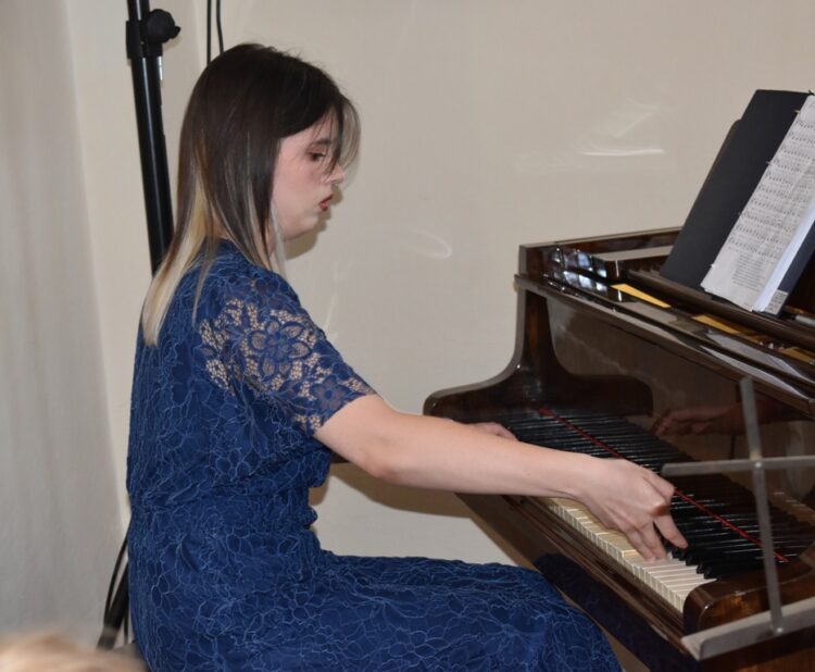 Úspešná speváčka, hudobníčka, skladateľka a študentka hudby Iveta Kováčová