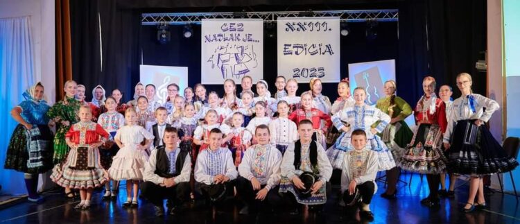 Účastníci minuloročného festivalu v Nadlaku (foto: z archívu DZSČR v Nadlaku)