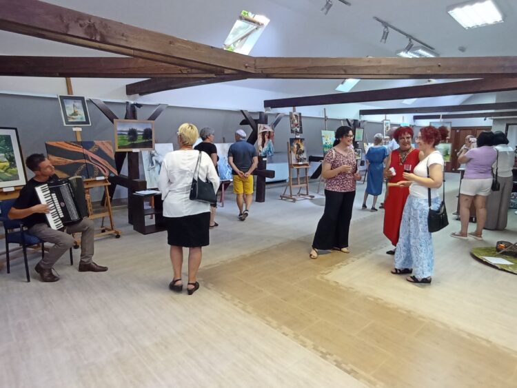 Predstavené sú práce 20 rumunských autorov