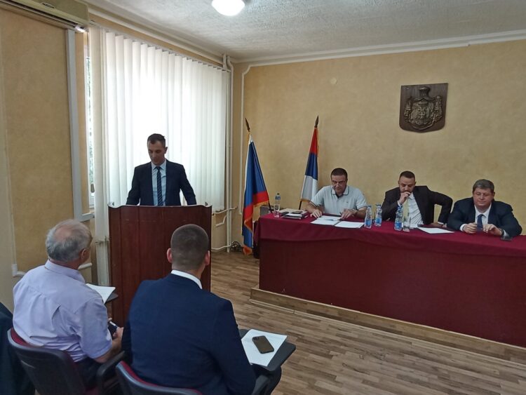Na zasadnutí sa prihovoril aj nový predseda Obce Kovačica Petar Višnjički